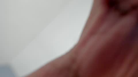 Emi  independent model  online show from 3, 1, 2025