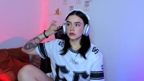 Emily Lindey online show from 11, 2, 2026