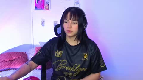 Emily Lindey online show from 18, 4, 2026