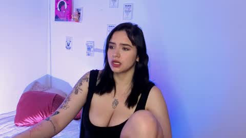 Snapshot of emily_lindey_ chatting on 25, 4, 2026 Emily Lindey online show from 25, 4, 2026