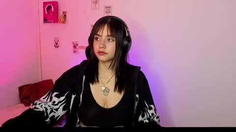 Snapshot of emily_lindey_ chatting on 30, 4, 2026 Emily Lindey online show from 30, 4, 2026