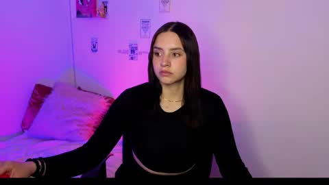 Snapshot of emily_lindey_ chatting on 5, 5, 2026 Emily Lindey online show from 5, 5, 2026