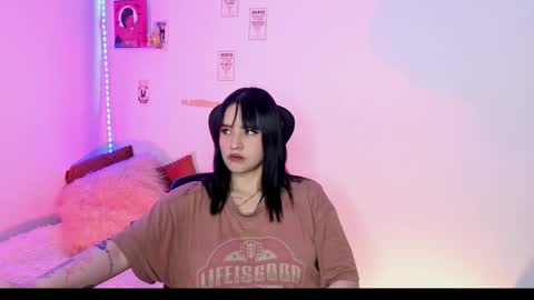 Snapshot of emily_lindey_ chatting on 13, 5, 2026 Emily Lindey online show from 13, 5, 2026