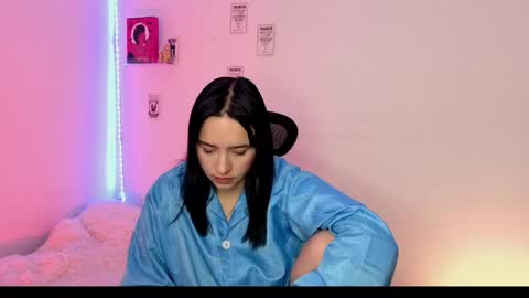 Snapshot of emily_lindey_ chatting on 14, 5, 2026 Emily Lindey online show from 14, 5, 2026