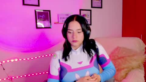 Snapshot of emily_lindey_ chatting on 28, 5, 2026 Emily Lindey online show from 28, 5, 2026