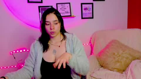 Snapshot of emily_lindey_ chatting on 1, 6, 2026 Emily Lindey online show from 1, 6, 2026