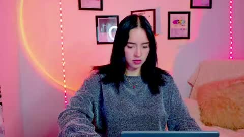 Snapshot of emily_lindey_ chatting on 3, 6, 2026 Emily Lindey online show from 3, 6, 2026