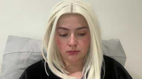 emily_morning_dew online show from 6, 1, 2026