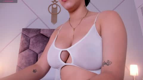 emily_nova_ online show from 5, 4, 2026