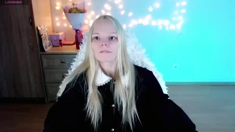 Lia online show from 2, 3, 2025