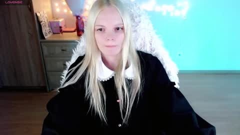 Lia online show from 3, 3, 2025