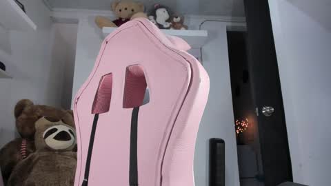 emily_palmeer online show from 30, 12, 2024