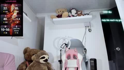 emily_palmeer online show from 18, 1, 2025