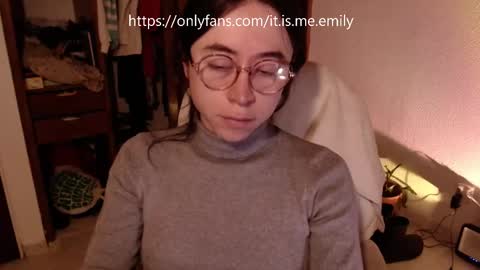 emily_pearl_ online show from 28, 9, 2025