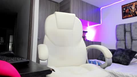 Snapshot of emily_roose_ chatting on 31, 12, 2024 Natalia online show from 31, 12, 2024