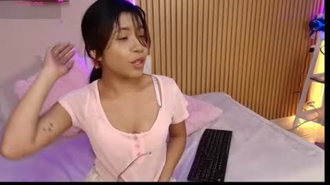 Snapshot of emily_sweett12 chatting on 21, 7, 2026 Emily online show from 21, 7, 2026