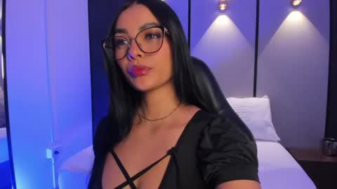 emily_tolson online show from 30, 6, 2026