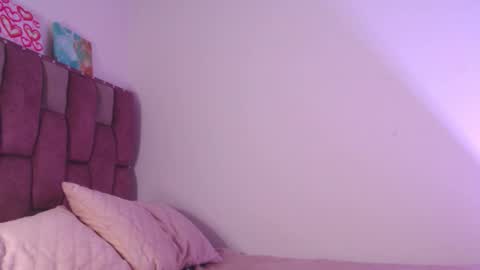 emily_w2 online show from 25, 10, 2025