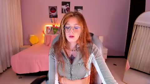 Snapshot of emily_warren__ chatting on 10, 7, 2026 emily_warren__ online show from 10, 7, 2026