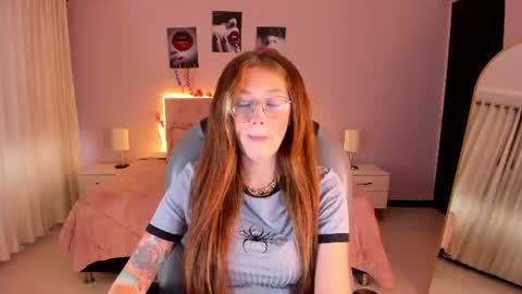 Snapshot of emily_warren__ chatting on 23, 7, 2026 emily_warren__ online show from 23, 7, 2026