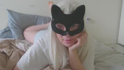 Snapshot of emily_york18 chatting on 9, 10, 2025 Emily online show from 9, 10, 2025