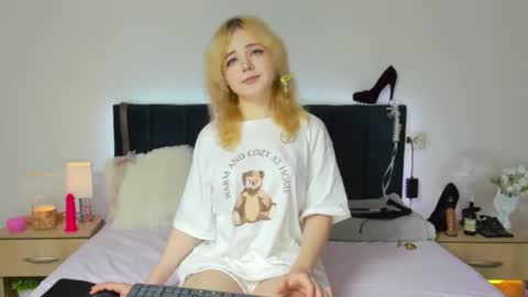 Baby Emelli online show from 12, 11, 2025