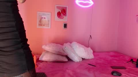 Snapshot of emilycollins__ chatting on 5, 3, 2026 Emily online show from 5, 3, 2026