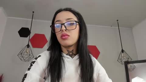 Snapshot of emilydaft chatting on 21, 12, 2024 fari online show from 21, 12, 2024