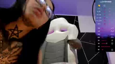 Snapshot of emilydaft chatting on 23, 12, 2024 fari online show from 23, 12, 2024