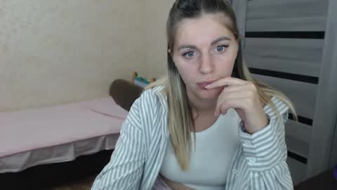 Snapshot of emilyfork chatting on 9, 9, 2025 emilyfork online show from 9, 9, 2025