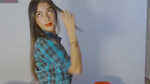 Snapshot of emilygaviria chatting on 2, 2, 2025 EMILY GAVIRIA online show from 2, 2, 2025