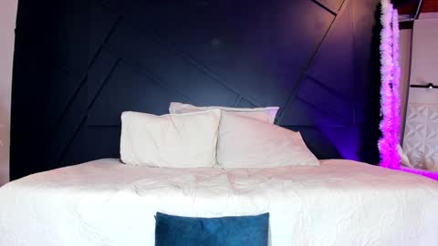 Emily online show from 16, 1, 2025