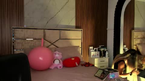 Snapshot of emilyhendrix_ chatting on 13, 9, 2025 Emily Hendrix online show from 13, 9, 2025