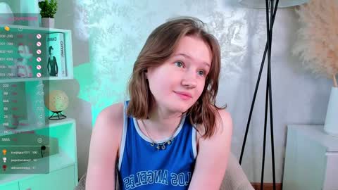 Snapshot of emilyhewell chatting on 28, 1, 2025 Emi online show from 28, 1, 2025