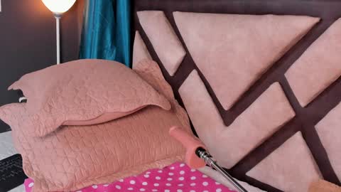 Emily Jhonson online show from 25, 1, 2025