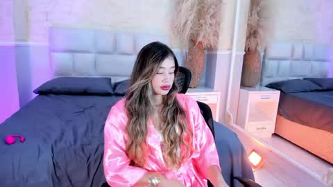 Snapshot of emilyjohnsoon_ chatting on 16, 4, 2026 EmilyJhonson online show from 16, 4, 2026