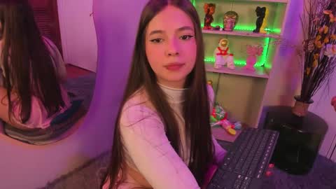 Snapshot of emilykarterr chatting on 1, 12, 2024 VALEEEN online show from 1, 12, 2024