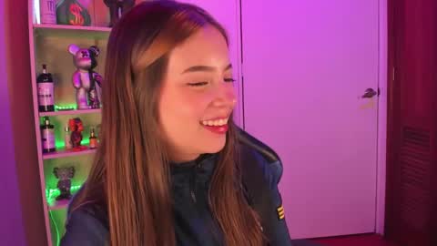 Snapshot of emilykarterr chatting on 16, 2, 2025 VALEEEN online show from 16, 2, 2025