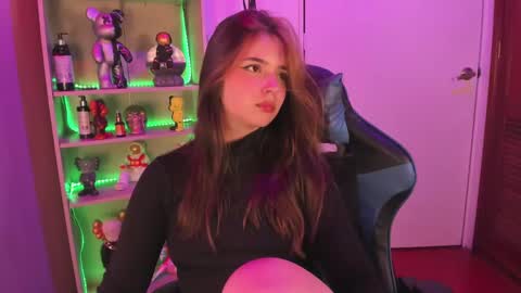 Snapshot of emilykarterr chatting on 16, 2, 2025 VALEEEN online show from 16, 2, 2025