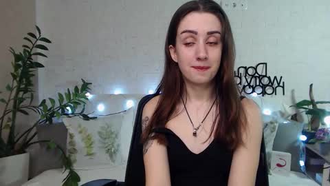 Emyli online show from 4, 2, 2025