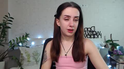 Emyli online show from 5, 2, 2025