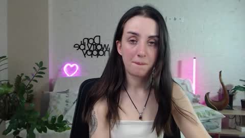 Emyli online show from 5, 3, 2025