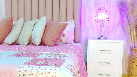 My IG - EmilyParker   online show from 17, 11, 2025