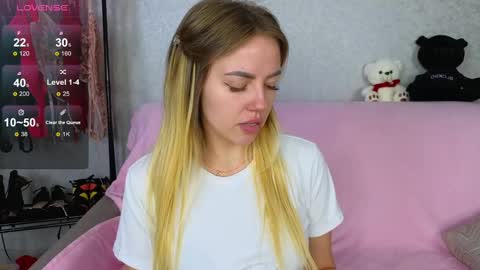 Snapshot of emilyrobbie chatting on 13, 2, 2025 Emily Robbie online show from 13, 2, 2025