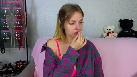 Snapshot of emilyrobbie chatting on 16, 2, 2025 Emily Robbie online show from 16, 2, 2025