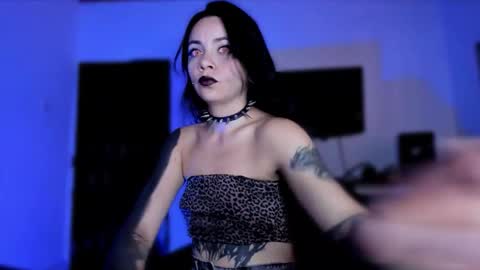  Emily Support me to have 100 likes plx online show from 30, 3, 2026