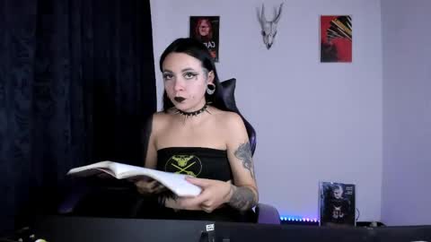  Emily Support me to have 100 likes plx online show from 31, 5, 2026