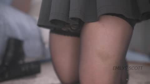 Snapshot of emilys_scott chatting on 18, 5, 2026 Emy online show from 18, 5, 2026