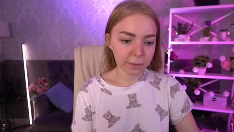 Snapshot of emilysunshines chatting on 18, 9, 2025 MY NAME IS Emily WELCOME EVERYONE I WILL BE HAPPY TO GIVE YOU WHAT YOU HAVE DREAMED OF FOR SO LONG online show from 18, 9, 2025
