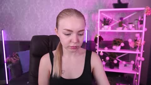 Snapshot of emilysunshines chatting on 25, 9, 2025 MY NAME IS Emily WELCOME EVERYONE I WILL BE HAPPY TO GIVE YOU WHAT YOU HAVE DREAMED OF FOR SO LONG online show from 25, 9, 2025